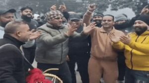 Lohri पर कोहरे ने किरकिरा किया मजा:सुबह नहीं उड़ पाए पतंग, अब साफ होने लगा मौसम